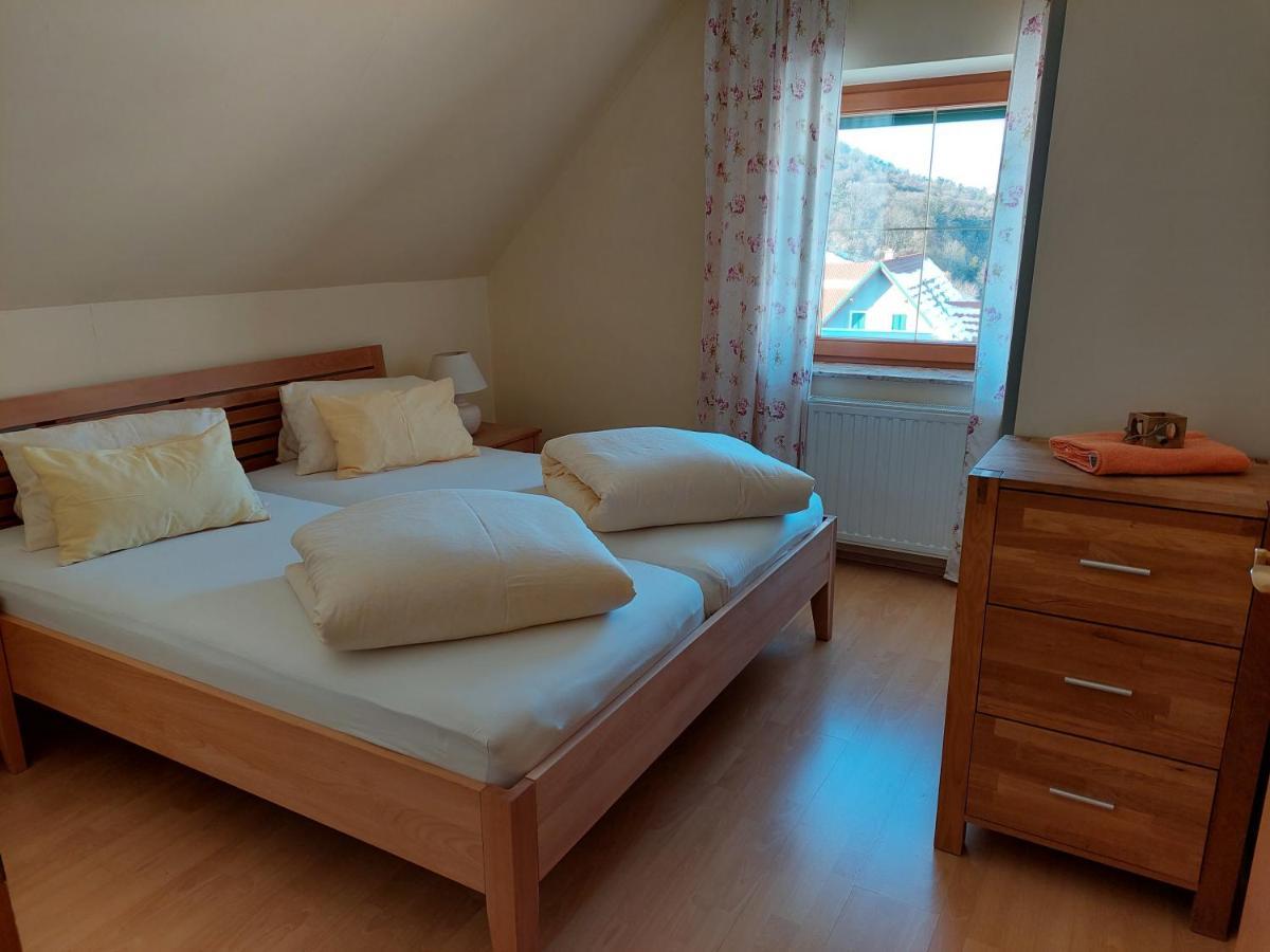 Anna'S Home - Ferienwohnungen Рач-ан-дер-Вайнштрассе Экстерьер фото