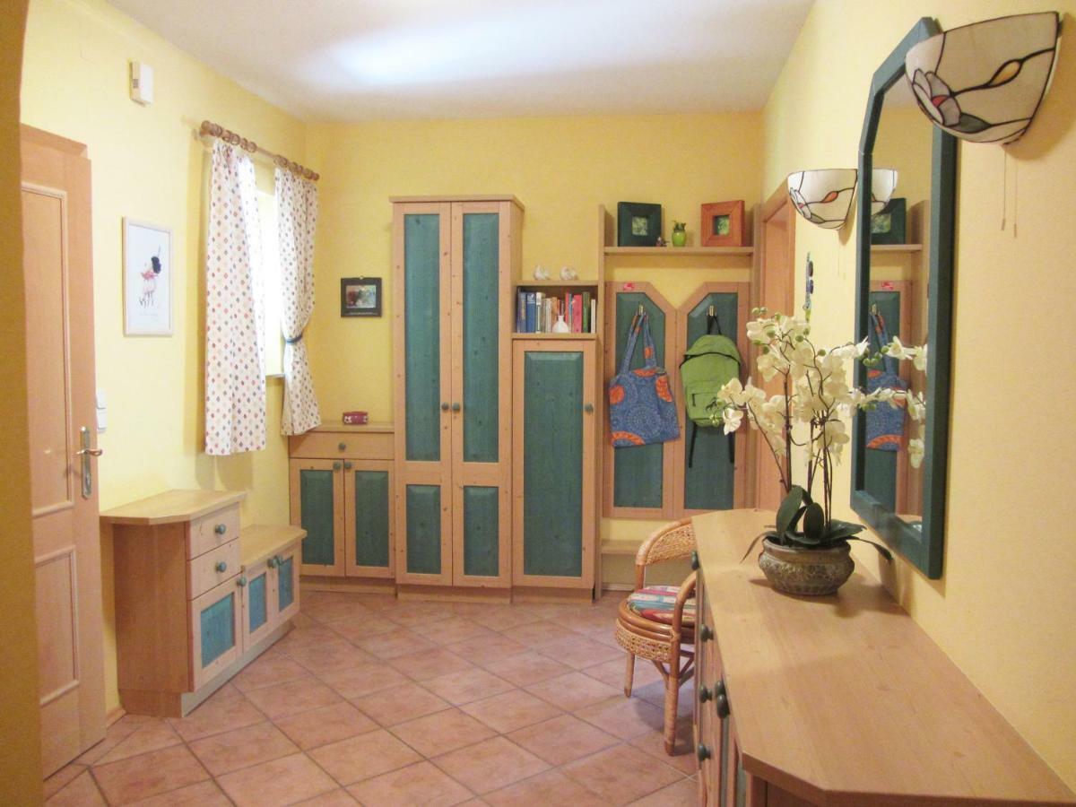 Anna'S Home - Ferienwohnungen Рач-ан-дер-Вайнштрассе Экстерьер фото